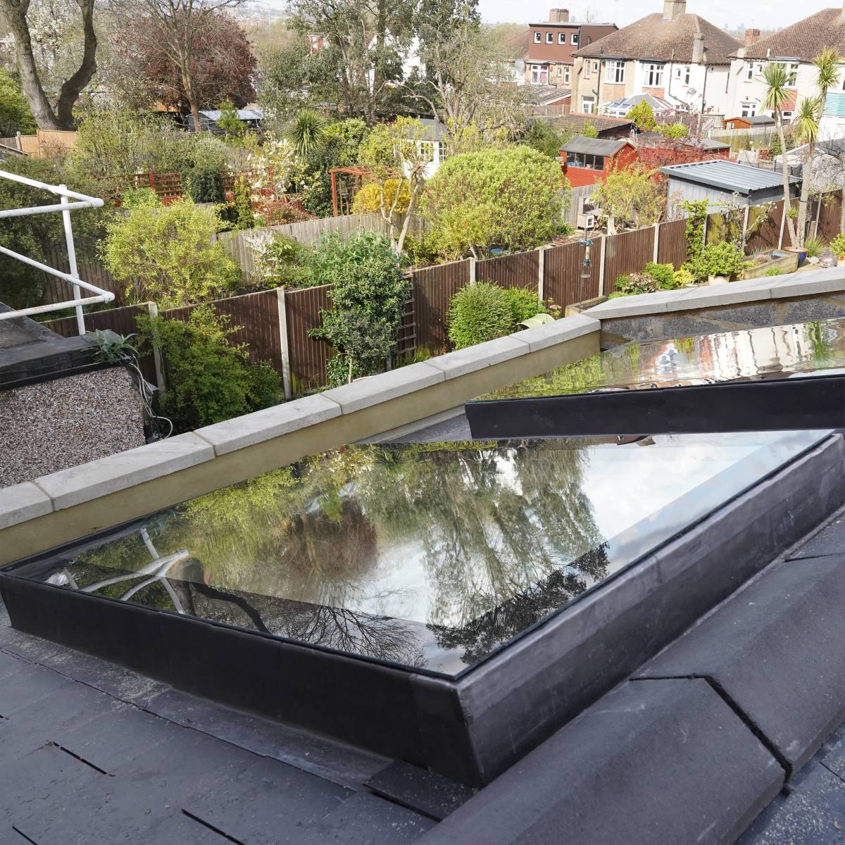Frameless flat resized